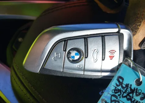 2020 BMW 530I xDrive z USA, uszkodzony, nr VIN WBAJR7C03LWW70008